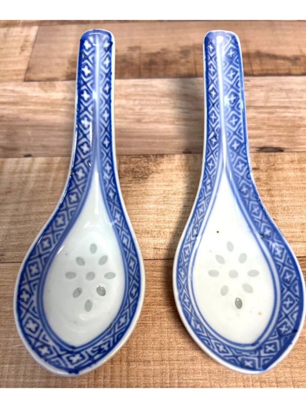Set Of 2 Porcelain Chinese Soup Spoons With Blue Geometric Border Design